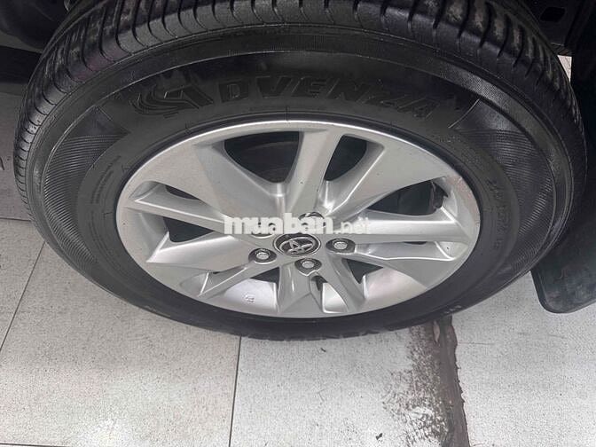 Toyota Innova 2.0E 2017 Số sàn Bạc
