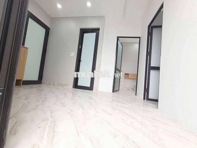 Siêu phẩm CCMN 2n1k 40m2 Full nội thất. bếp riêng tại Ngõ Thái Thịnh 1