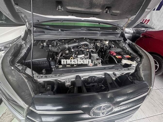 Toyota Innova 2.0E 2017 Số sàn Bạc