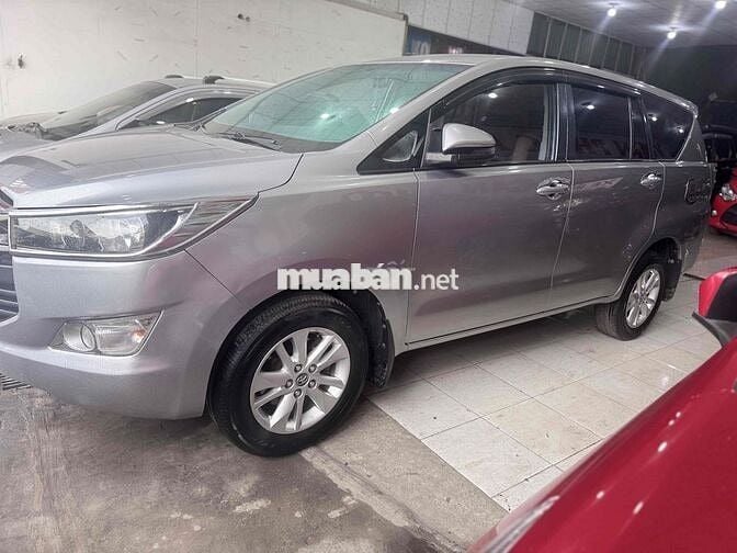 Toyota Innova 2.0E 2017 Số sàn Bạc