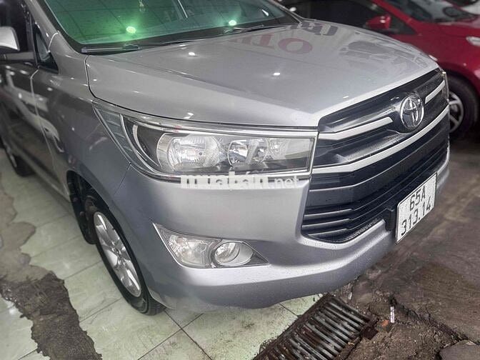 Toyota Innova 2.0E 2017 Số sàn Bạc