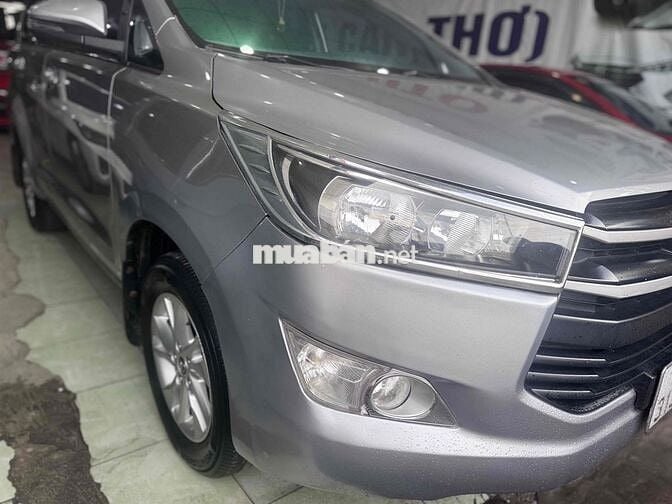 Toyota Innova 2.0E 2017 Số sàn Bạc