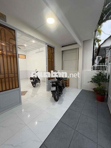 Nhà 135m2 mới 2 phòng hẻm ô tô gần ĐH Cần Thơ