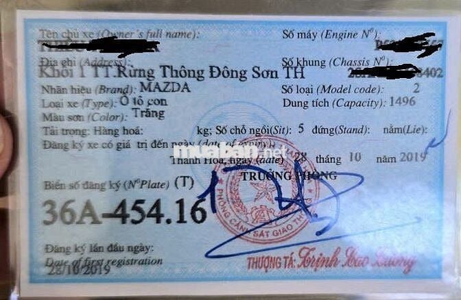 Mazda 2 Trắng 5 chỗ