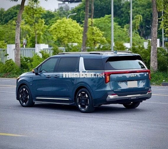 Kia Carnival Signature 2.2 AT 2024 phom 2025