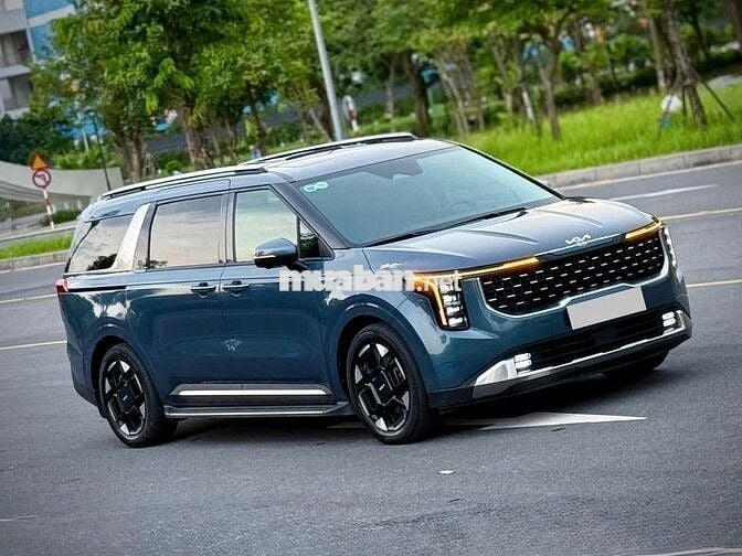 Kia Carnival Signature 2.2 AT 2024 phom 2025