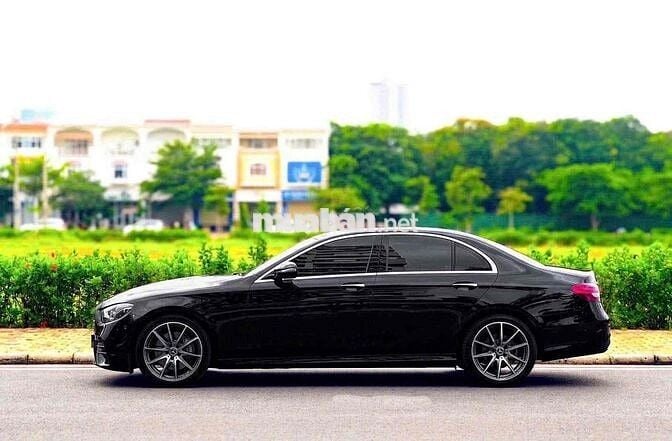 Mercedes-Benz E300 2021