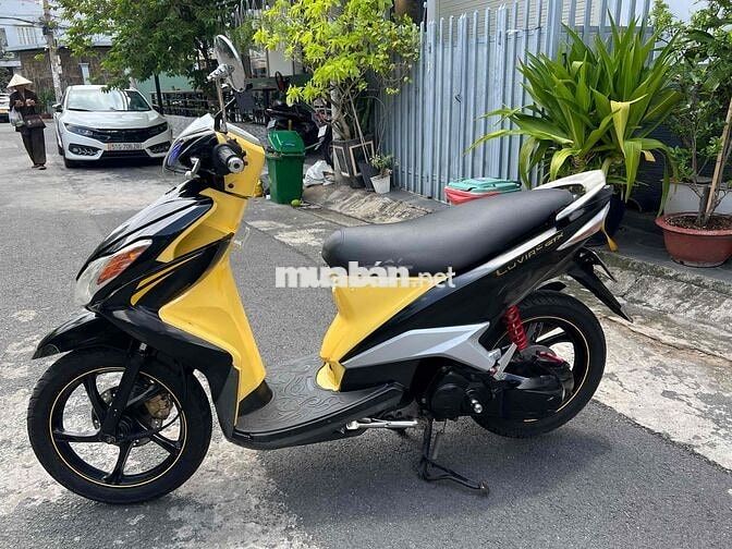 Yamaha Luvias 135 Đen Vàng
