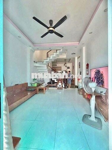Cho Thuê Nhà 1 Trệt 3 Lầu 4PN 4x14m Hẻm 1056 Huỳnh Tấn Phát Q.7