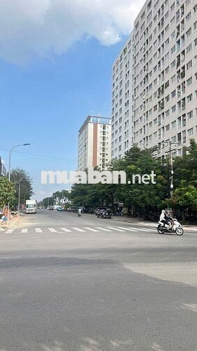 Nhà MTKD 10x40m, làm Showroom - kho hàng, ĐS 3, Khu DC Vĩnh Lộc