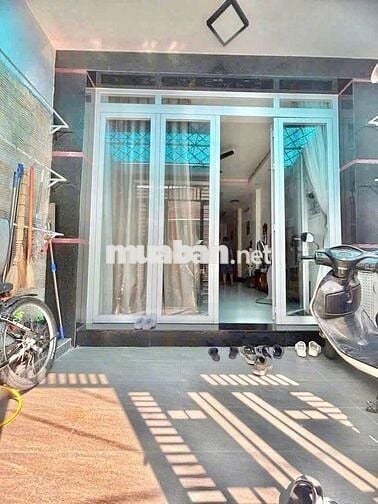 Cho Thuê Nhà 1 Trệt 3 Lầu 4PN 4x14m Hẻm 1056 Huỳnh Tấn Phát Q.7