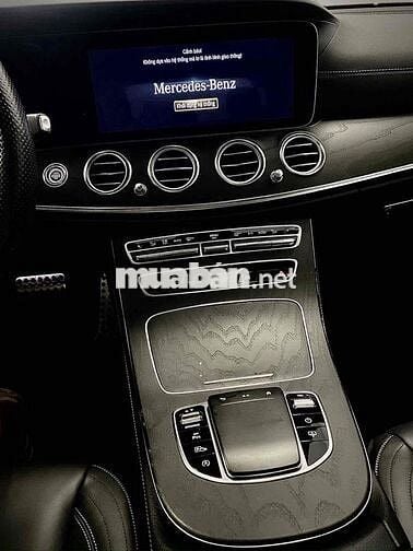 Mercedes-Benz E300 2021