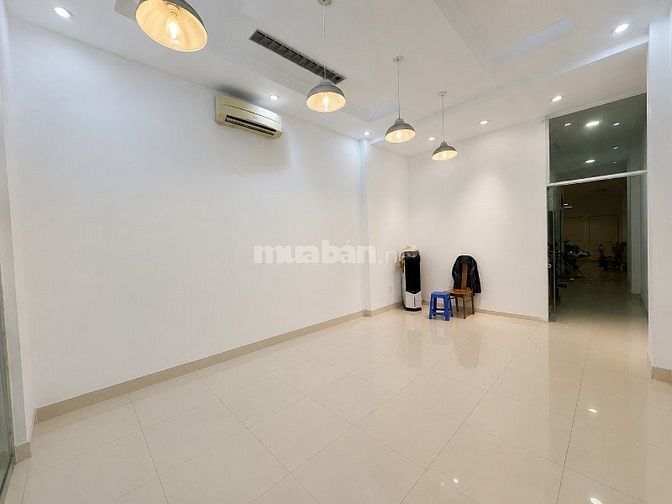 [MẶT TIỀN Q1 - HCM] Cho thuê tầng trệt và lầu 1