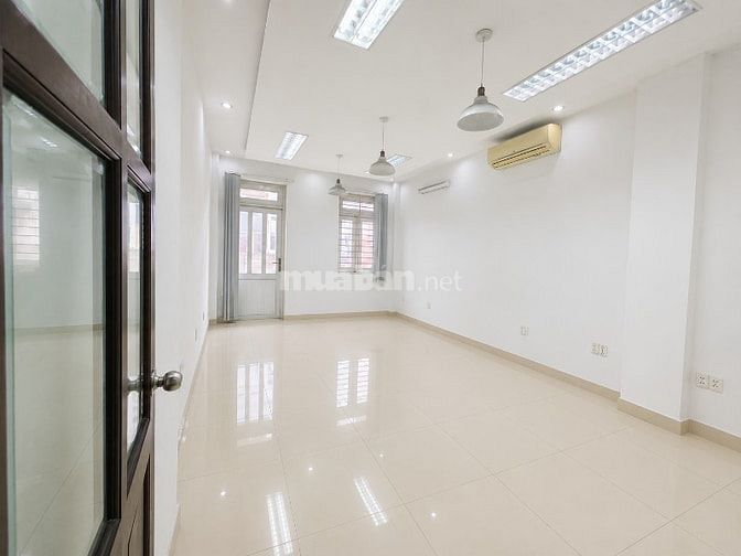 [MẶT TIỀN Q1 - HCM] Cho thuê tầng trệt và lầu 1