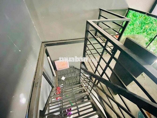 CHO THUÊ MẶT TIỀN 6X20M VỊ TRÍ NGAY LOTTE MARRT Q7