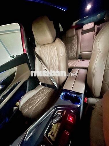Peugeot 3008 SUV 5 chỗ màu Đỏ