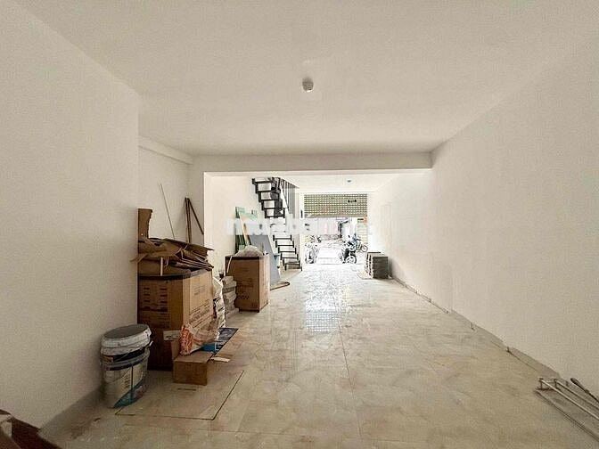 MẶT BẰNG + GÁC LỬNG MỚI NGAY MẶT TIỀN SÁT CẦU CHỮ Y QUẬN 5