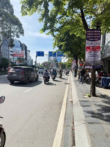 Bán Nhà MT Trường Sơn, P4 Tân Bình DT 5,7x30 - 200m2 nhà 4 tầng đẹp