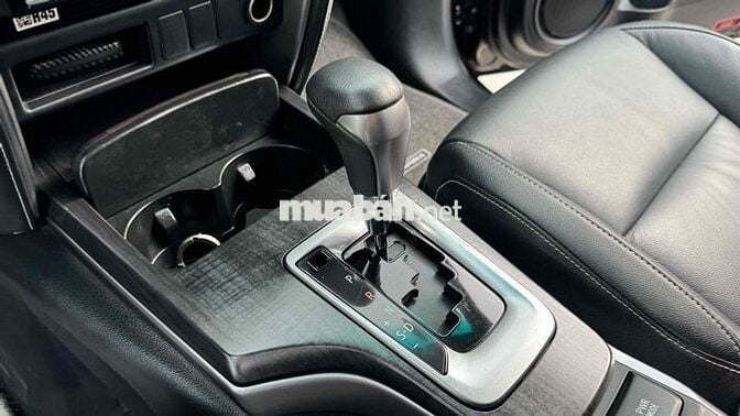 Toyota Fortuner 2020 2.4G 4x2 AT Đen