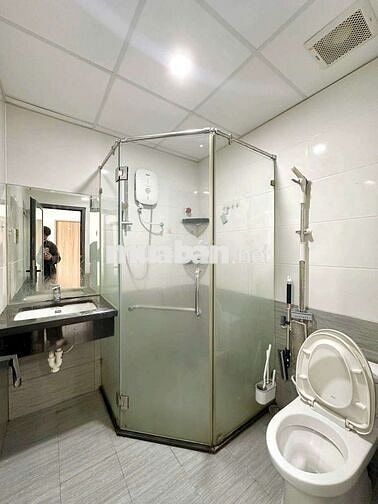 Căn Hộ Studio 40m2 Ban Công Thang Máy Hầm Xe Giáp Quận Phú Nhuận