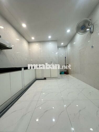 Phòng 3tr6 Nguyễn Trãi trung tâm (Q5) giá rẻ