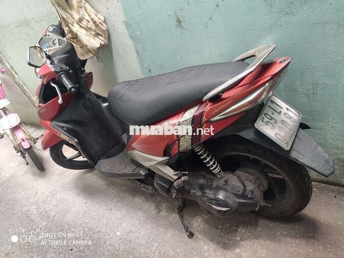 Yamaha Luvias màu Đỏ