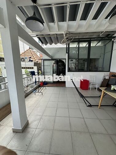 CHO THUÊ MT TRẦN HƯNG ĐAOH Q1 DT 270M2 GIÁ 66TR