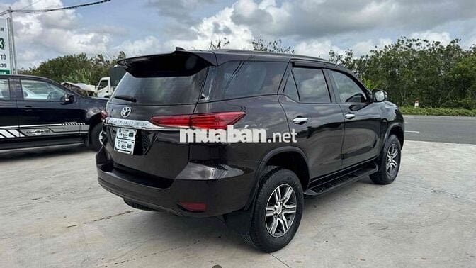 Toyota Fortuner 2020 2.4G 4x2 AT Đen