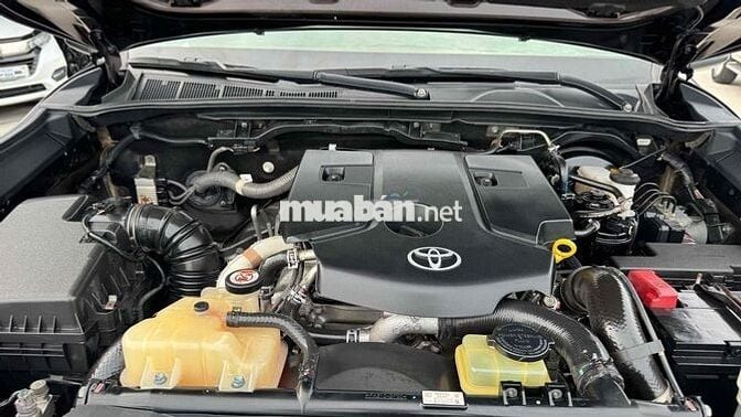 Toyota Fortuner 2020 2.4G 4x2 AT Đen