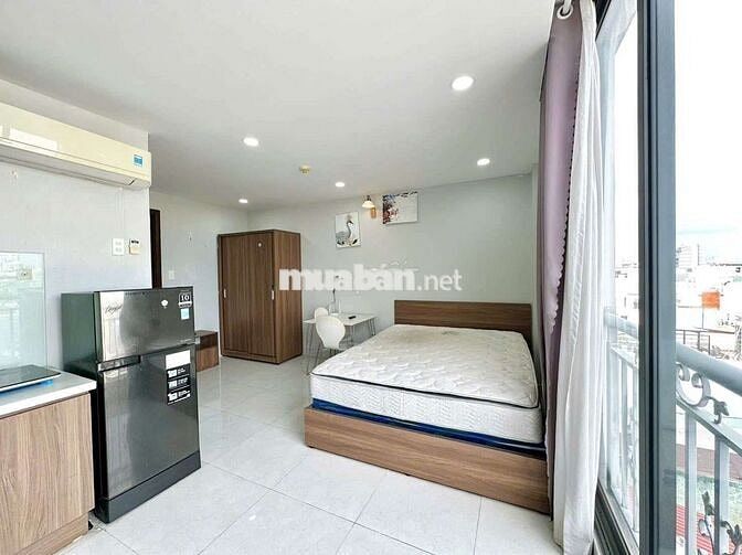 Căn Hộ Studio 40m2 Ban Công Thang Máy Hầm Xe Giáp Quận Phú Nhuận