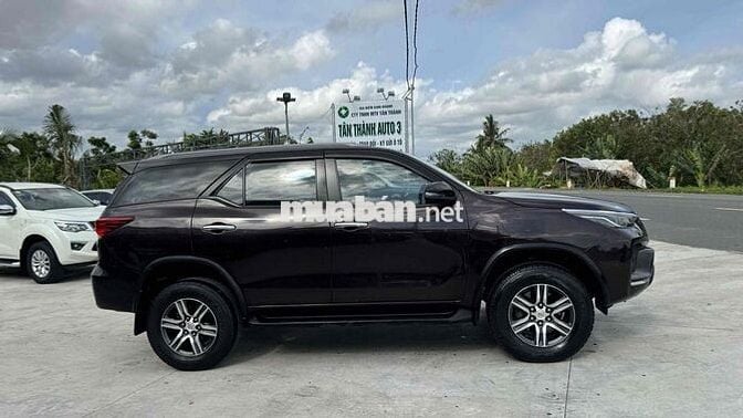 Toyota Fortuner 2020 2.4G 4x2 AT Đen