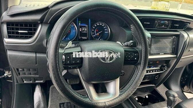 Toyota Fortuner 2020 2.4G 4x2 AT Đen