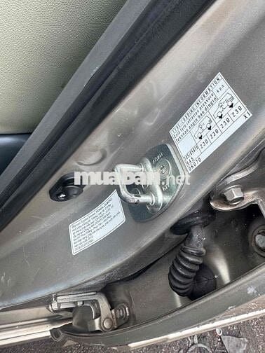 Toyota Innova E 2013 Số sàn Vàng cát