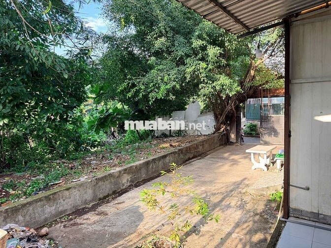 Cho thuê nhà cấp 4 2PN 2WC 200m² hẻm ô tô Linh Đông, Thủ Đức giá tốt
