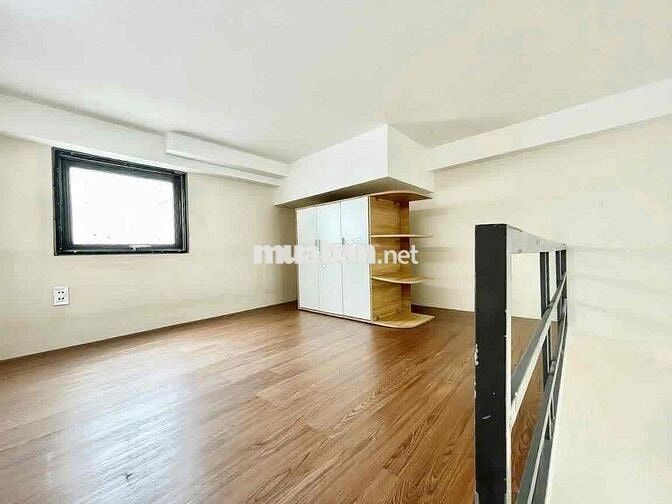 PHÒNG GÁC CAO 1M6 CỬA SỔ TRỜI FULL NỘI THẤT NGAY VÒNG XOAY BÌNH PHÚ