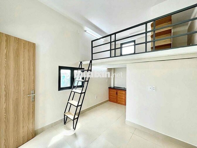 PHÒNG GÁC CAO 1M6 CỬA SỔ TRỜI FULL NỘI THẤT NGAY VÒNG XOAY BÌNH PHÚ