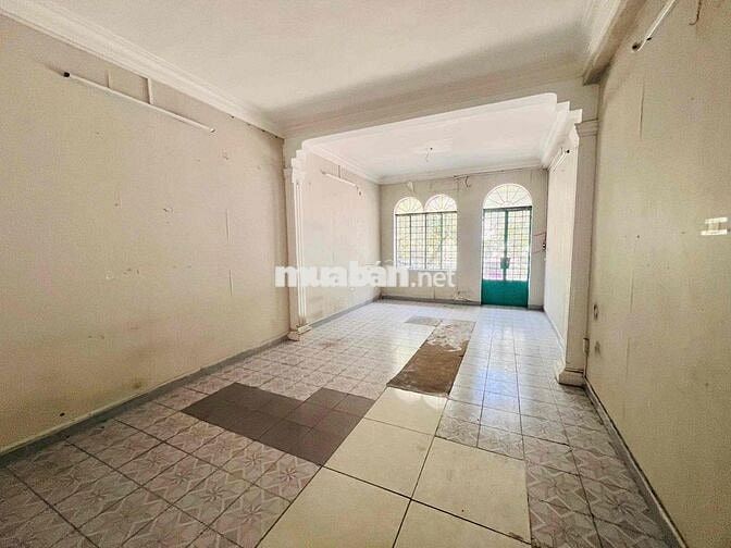 - Nhà cho thuê  1 trệt 2 lầu mặt tiền đường Phan Chu Trinh khu vực sầm