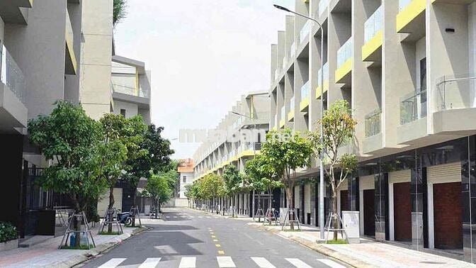 Nhà phố Bcons City Life thanh toán 21 tháng vốn từ 20% hỗ trợ lãi suấ
