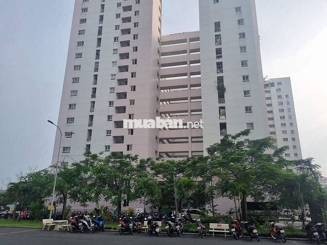 Chính chủ bán CH Green Town block A, 49m2/2pn, đã có SH, giá 2.35 tỷ
