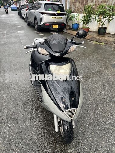 Suzuki Sapphire Xe tay ga Đen Bạc