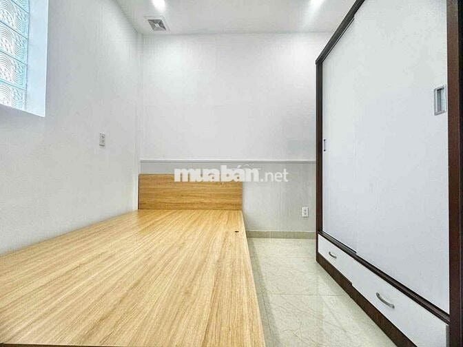 🔥2Ph Ngủ - Ban Công - Thang Máy Full NT - Nằm Ngay Cầu Đỏ