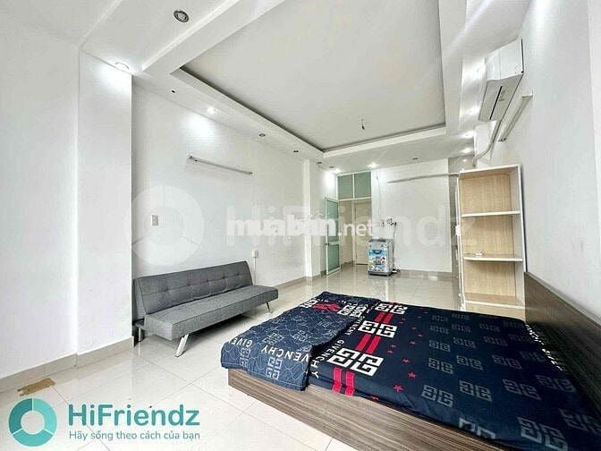 PHÒNG BAN CÔNG 45M2 mặt tiền Q5 gần UEH, SGU, ĐHSP - Thang máy