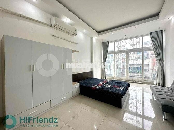 PHÒNG BAN CÔNG 45M2 mặt tiền Q5 gần UEH, SGU, ĐHSP - Thang máy