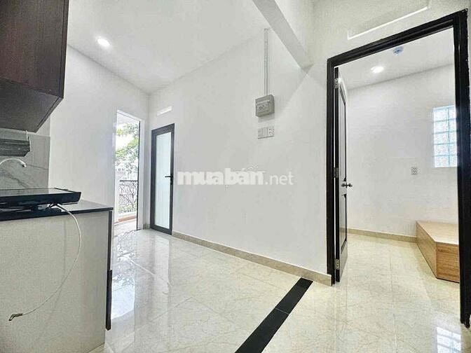 🔥2Ph Ngủ - Ban Công - Thang Máy Full NT - Nằm Ngay Cầu Đỏ