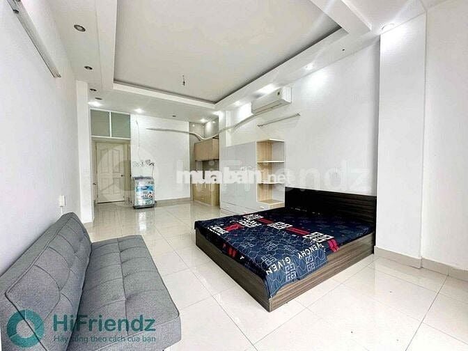 PHÒNG BAN CÔNG 45M2 mặt tiền Q5 gần UEH, SGU, ĐHSP - Thang máy