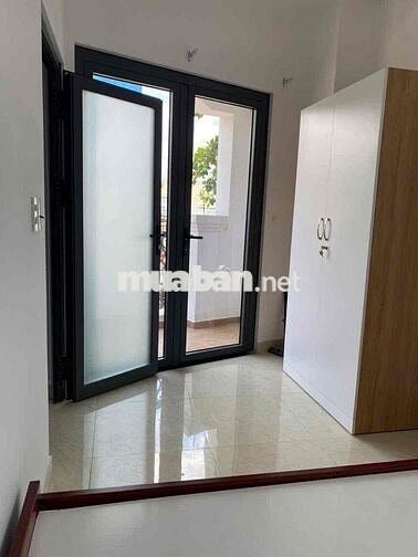 🔥2Ph Ngủ - Ban Công - Thang Máy Full NT - Nằm Ngay Cầu Đỏ