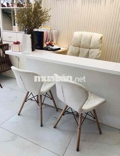 Sang Spa 4 lầu Đang đông khách với giá tốt, chủ đi nước ngoài