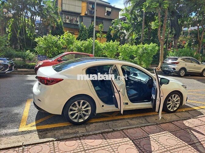 Mazda Mazda 3 2.0 Cao cấp 2015 Trắng 13 vạn