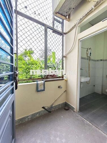 Nhà hẻm xe hơi,gần chợ hiệp Bình, hbchanh,thủ đức