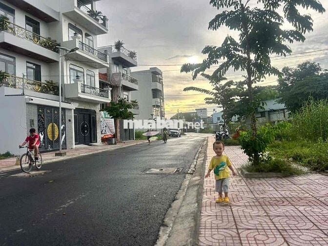 Đất 5x17m, Shr Mt Nhựa 13m Có Vỉa Hè 1/ Bùi Thị Lùng Gần Chợ Hơc Môn